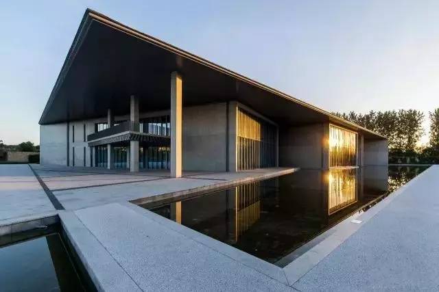 文化藝術(shù)中心門票:免費(fèi)咨詢電話:0571-88769066地址:余杭區(qū)104國道